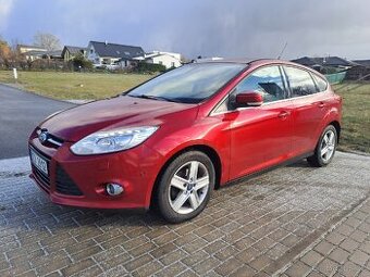 Ford Focus 1.6 Ti-VCT 92kw Titanium, xenon, aut. parkování