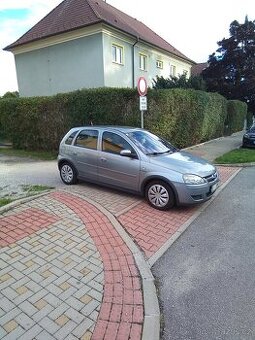 Opel Corsa 1.2i,59 kW, klima,1 majitel, nová CZ STK.