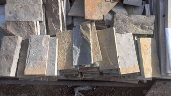 Obkladový kámen -šedý pískovec 20x10x3- nový