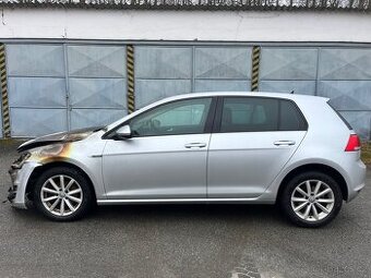 Náhradní díly VW Golf 7 stříbrný hatchback