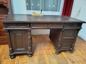 Starožitný psací stůl