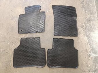 Originální gumové koberečky VW Passat B6