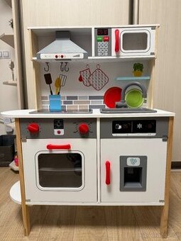 Dětská kuchyňka + příslušenství
