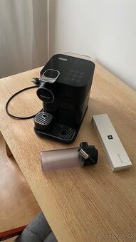 Prodám Nespresso De'Longhi Gran Latissima Black - jako nové