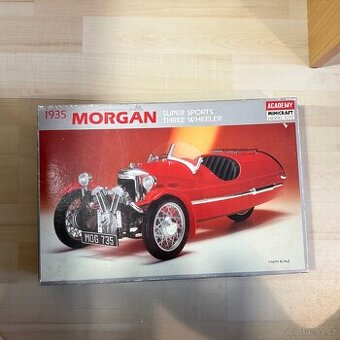 Plastikový model acdemy morgan
