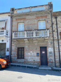 Sicílie, RD 5+1, zahrada 357 m2, Mazzarrà Sant'Andrea