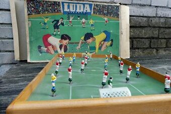 Fotbal, retro stará hra Luda, fotbálek