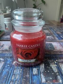 Nepálená svíčka Yankee Candle 411g, True rose - 1