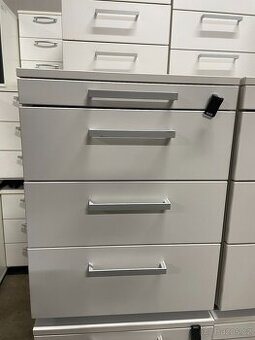 Kancelářské kontejnery Steelcase