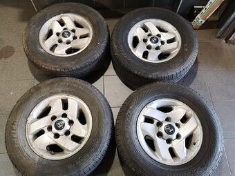 Hyundai Terracan alu 16 + pneu 255/65/16.