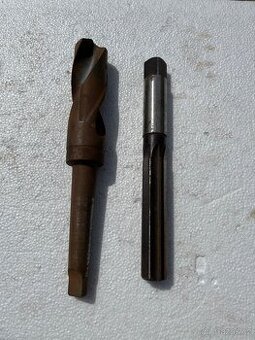 40 mm vrták , 26mm výstružník - 1
