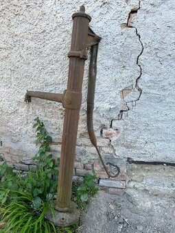 Ruční pumpa na vodu