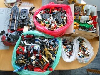 Přes 7kg stavebnice LEGO + DUPLO + různé foto - kusy foto