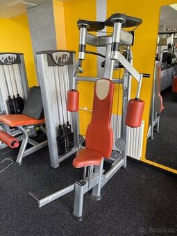 Pec deck stroj na posilování hrudníku motýlek