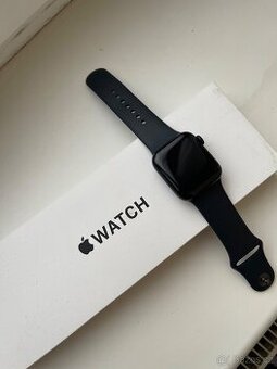 Apple Watch SE 2023 (2. generace, 40 mm) – JAKO NOVÉ + ocelo