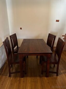 Dřevěný jídelní set a taburet