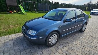 VOLKSWAGEN BORA 1.6 77KW, KLIMA,SERVISNÍ KNÍŽKA, HEZKÝ STAV