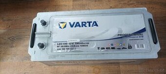 Trakční baterie Varta.