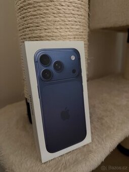 Apple iPhone 17 Pro 512GB modrý - 1