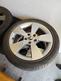 4ks alu kola 17", originál Škoda Denom