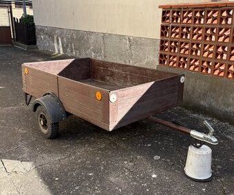 Přívěsný vozík