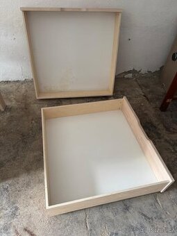 Postel z masivu 200×90 cm se zásuvkami, roštem a matrací