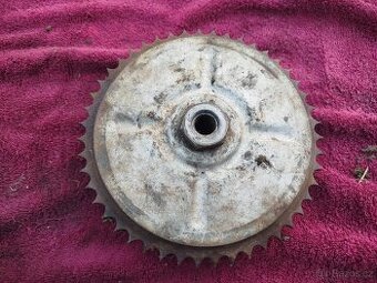 Kývačka Jawa 250 350 rozeta a plech