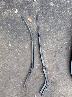 BMW e61 Přední stěrače