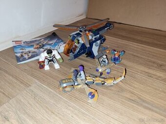 LEGO Super Heroes 76144 Avengers: Hulk a výsadek vrtulníkem