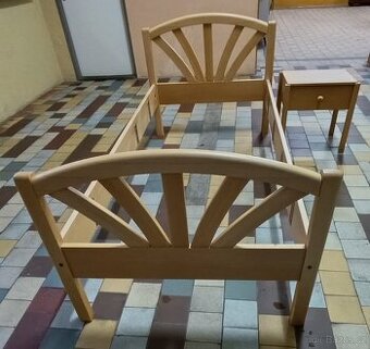 Nová postel 90x200 se stolečkem