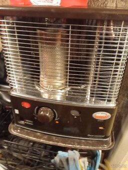 Japonská kamna Zibro kamin na petrolej