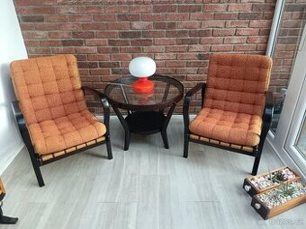 Křesílka a stolek Kropáček a Koželka