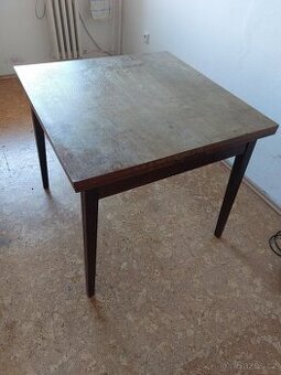 Retro dŕevěný rozkládací stůl