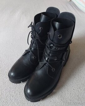 Dámské zimní boty Reserved, vel. 39