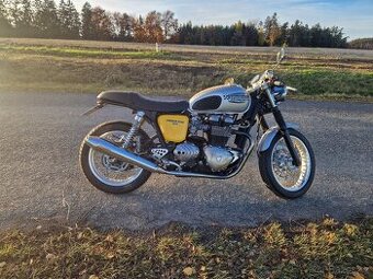 Triumph Thruxton 900