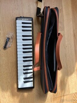 Suzuki Semi Pro M-37C Melodica