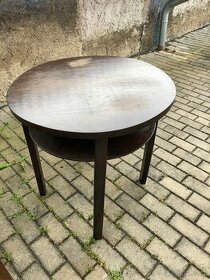 Kulatý dřevěný stůl - 1