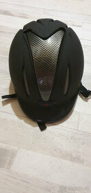 Nová jezdecká karbonová helma Covallierro  Junior XS