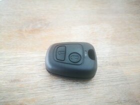 Prodám nový 2 tlačítkový klíč Citroën / Peugeot