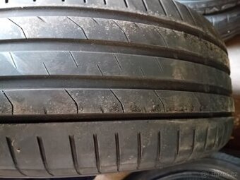 Prodám Sadu pneu 235/55/17 /Nexen