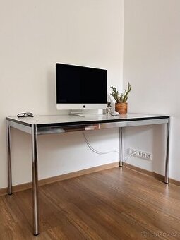 USM Haller stůl
