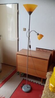 Stojatá lampa