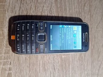 Nokia E52-1