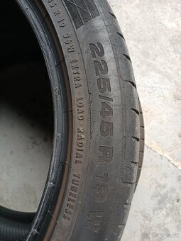 2ks letní pneu 225/45 R19