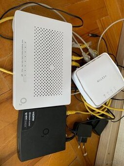 Modem, setobox, zesilovač na internet