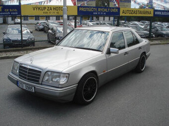 Mercedes-Benz W124 200 E