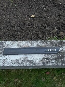 Golf 3 levá přední lišta