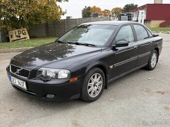 VEŠKERÉ ND Z VOZU VOLVO S80 D4 120KW - 1