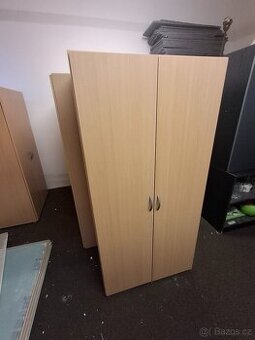 PRODÁM 2 SKŘÍNĚ A 2 SKŘÍŇKY
