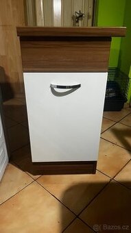 Kuchyňská skřínka